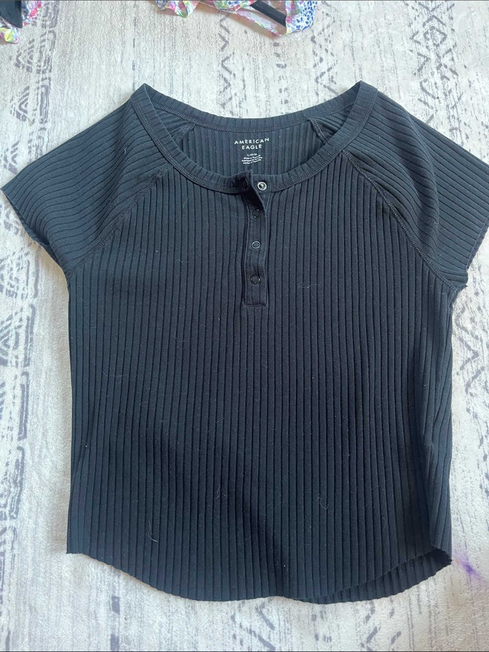 American Eagle Outfitters Black Ribbed Henley Crop Top